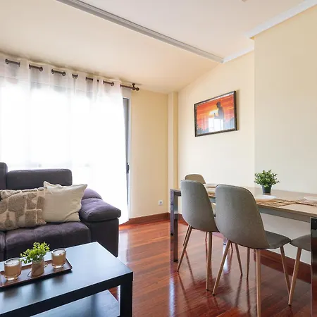 Atico Con Terraza דירה הוזנאיו